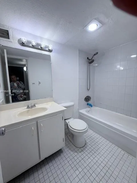 4550 Nw 9th St 812e, Miami, Florida 33126, Miami, Florida 33126, 1 Bedroom Bedrooms, ,1 BathroomBathrooms,Residential Lease,For Rent,4550 Nw 9th St 812e, Miami, Florida 33126,A11954537
