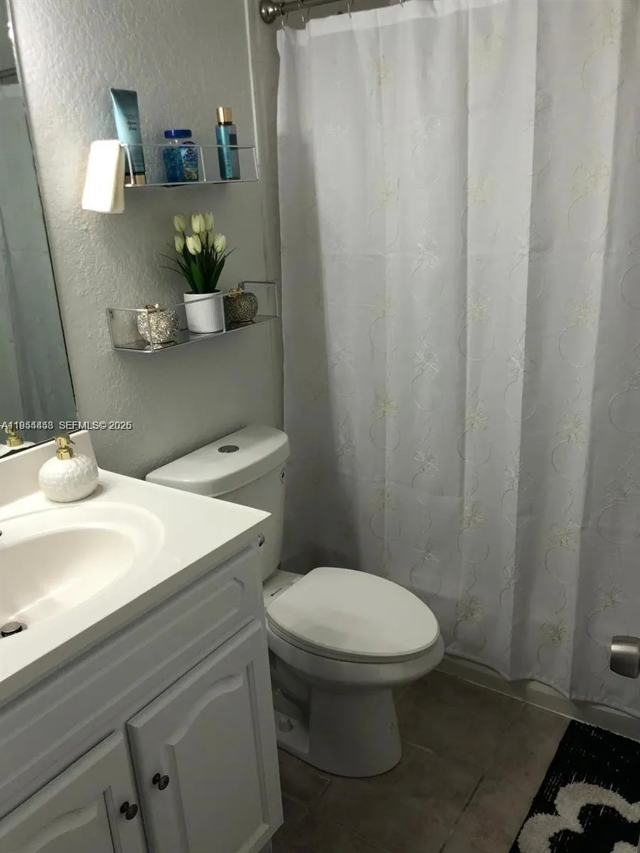27 Ne 13th Ave 4, Homestead, Florida 33033, Homestead, Florida 33033, 2 Bedrooms Bedrooms, ,2 BathroomsBathrooms,Residential,For Sale,27 Ne 13th Ave 4, Homestead, Florida 33033,A11954453
