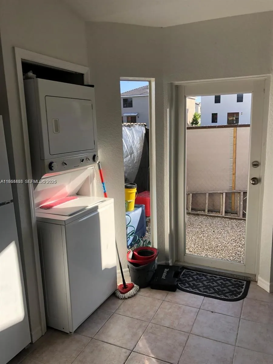 27 Ne 13th Ave 4, Homestead, Florida 33033, Homestead, Florida 33033, 2 Bedrooms Bedrooms, ,2 BathroomsBathrooms,Residential,For Sale,27 Ne 13th Ave 4, Homestead, Florida 33033,A11954453
