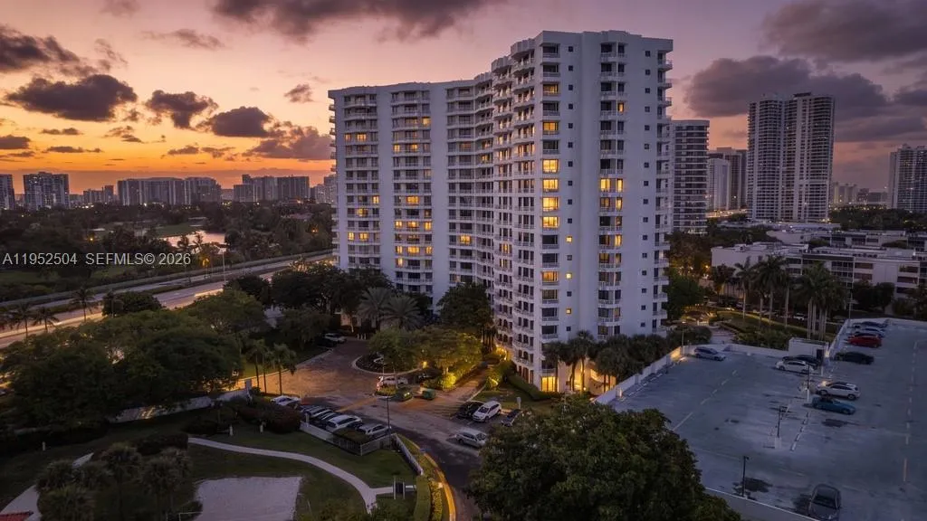 3300 Ne 192nd St 1414, Aventura, Florida 33180, Aventura, Florida 33180, 2 Bedrooms Bedrooms, ,2 BathroomsBathrooms,Residential,For Sale,3300 Ne 192nd St 1414, Aventura, Florida 33180,A11952504