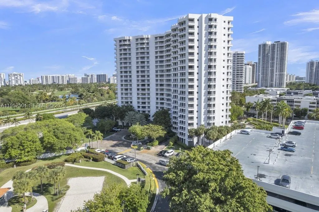 3300 Ne 192nd St 1414, Aventura, Florida 33180, Aventura, Florida 33180, 2 Bedrooms Bedrooms, ,2 BathroomsBathrooms,Residential,For Sale,3300 Ne 192nd St 1414, Aventura, Florida 33180,A11952504