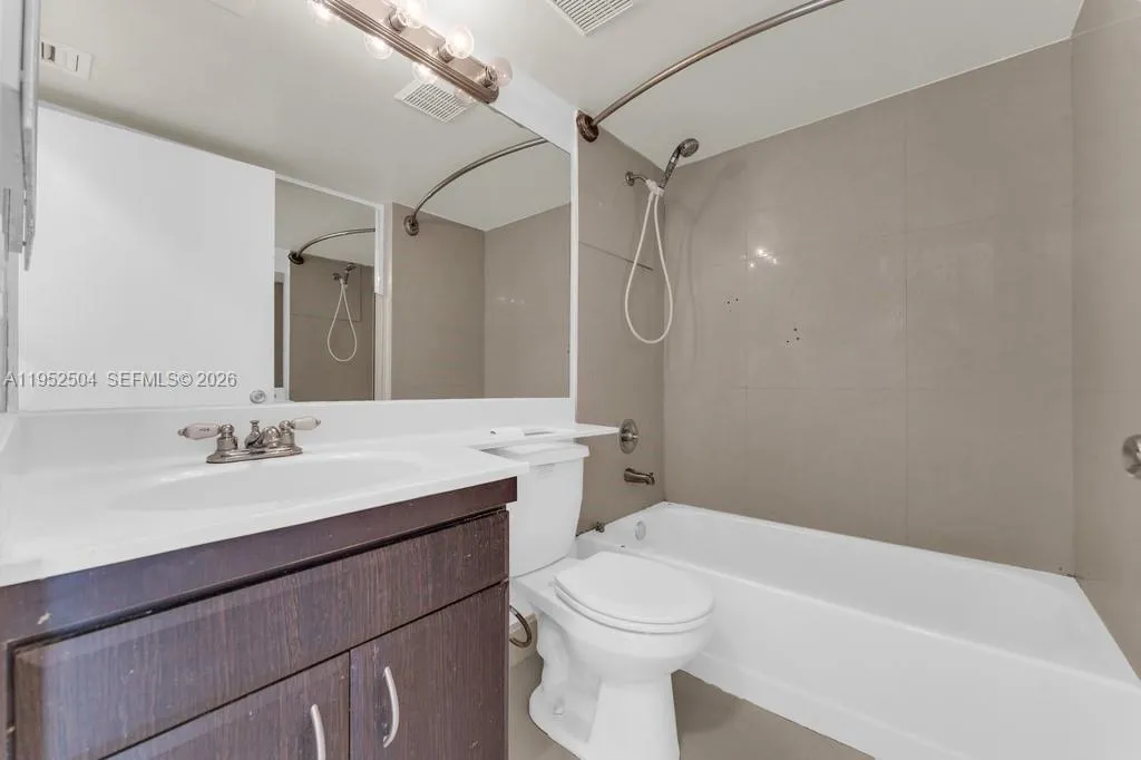 3300 Ne 192nd St 1414, Aventura, Florida 33180, Aventura, Florida 33180, 2 Bedrooms Bedrooms, ,2 BathroomsBathrooms,Residential,For Sale,3300 Ne 192nd St 1414, Aventura, Florida 33180,A11952504