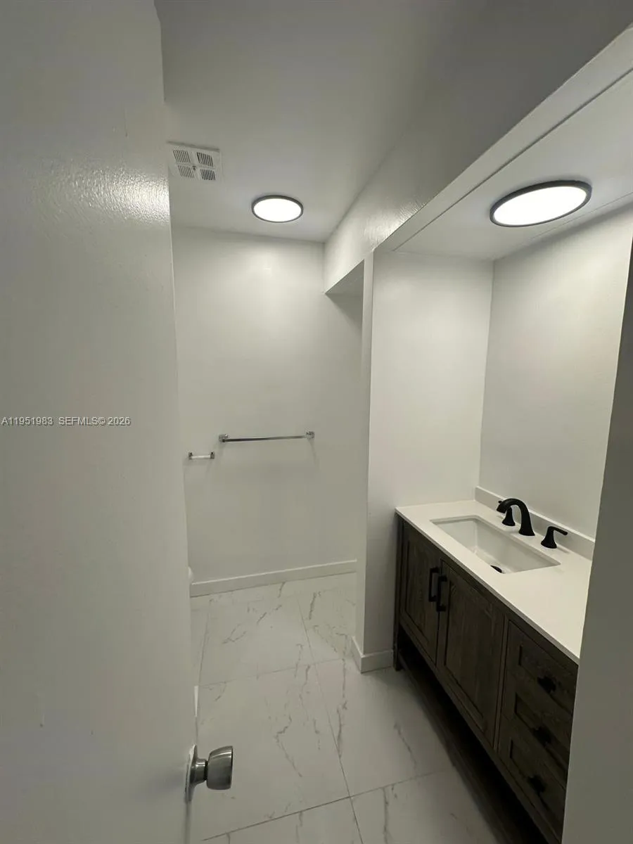 7344 Sw 82nd St C115, Miami, Florida 33143, Miami, Florida 33143, 2 Bedrooms Bedrooms, ,1 BathroomBathrooms,Residential,For Sale,7344 Sw 82nd St C115, Miami, Florida 33143,A11951983