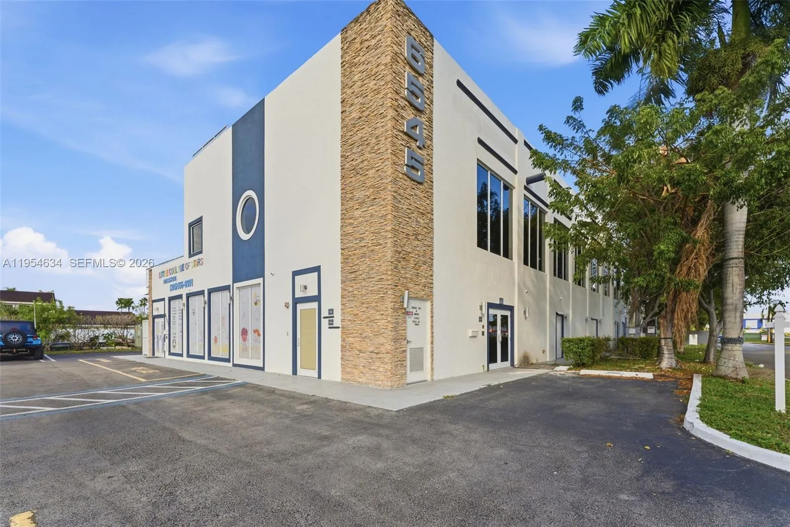 6545 Nw 169th St, Hialeah, Florida 33015, Hialeah, Florida 33015, ,Commercial Sale,For Sale,6545 Nw 169th St, Hialeah, Florida 33015,A11954634