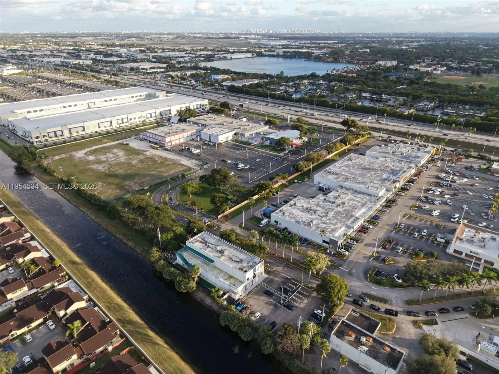 6545 Nw 169th St, Hialeah, Florida 33015, Hialeah, Florida 33015, ,Commercial Sale,For Sale,6545 Nw 169th St, Hialeah, Florida 33015,A11954634