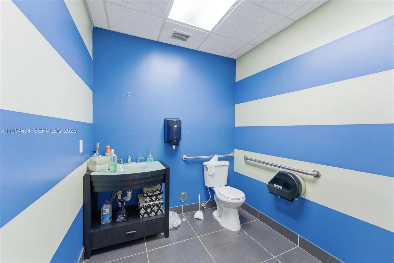 6545 Nw 169th St, Hialeah, Florida 33015, Hialeah, Florida 33015, ,Commercial Sale,For Sale,6545 Nw 169th St, Hialeah, Florida 33015,A11954634