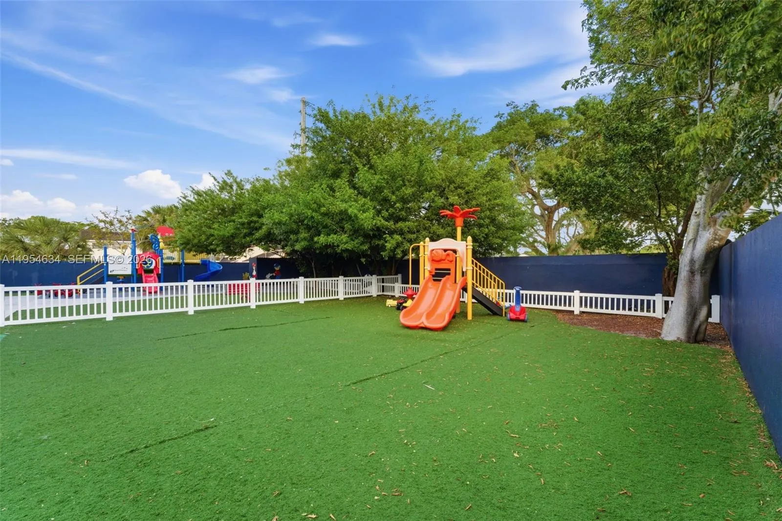 6545 Nw 169th St, Hialeah, Florida 33015, Hialeah, Florida 33015, ,Commercial Sale,For Sale,6545 Nw 169th St, Hialeah, Florida 33015,A11954634