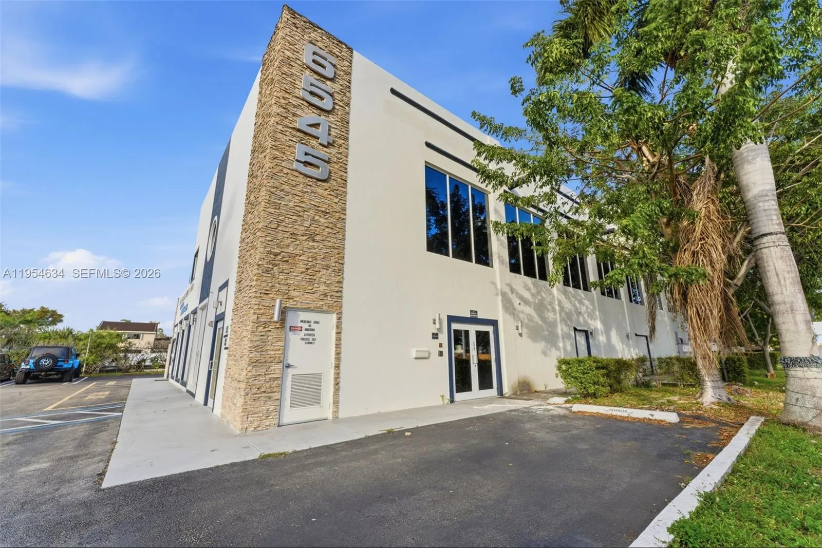 6545 Nw 169th St, Hialeah, Florida 33015, Hialeah, Florida 33015, ,Commercial Sale,For Sale,6545 Nw 169th St, Hialeah, Florida 33015,A11954634