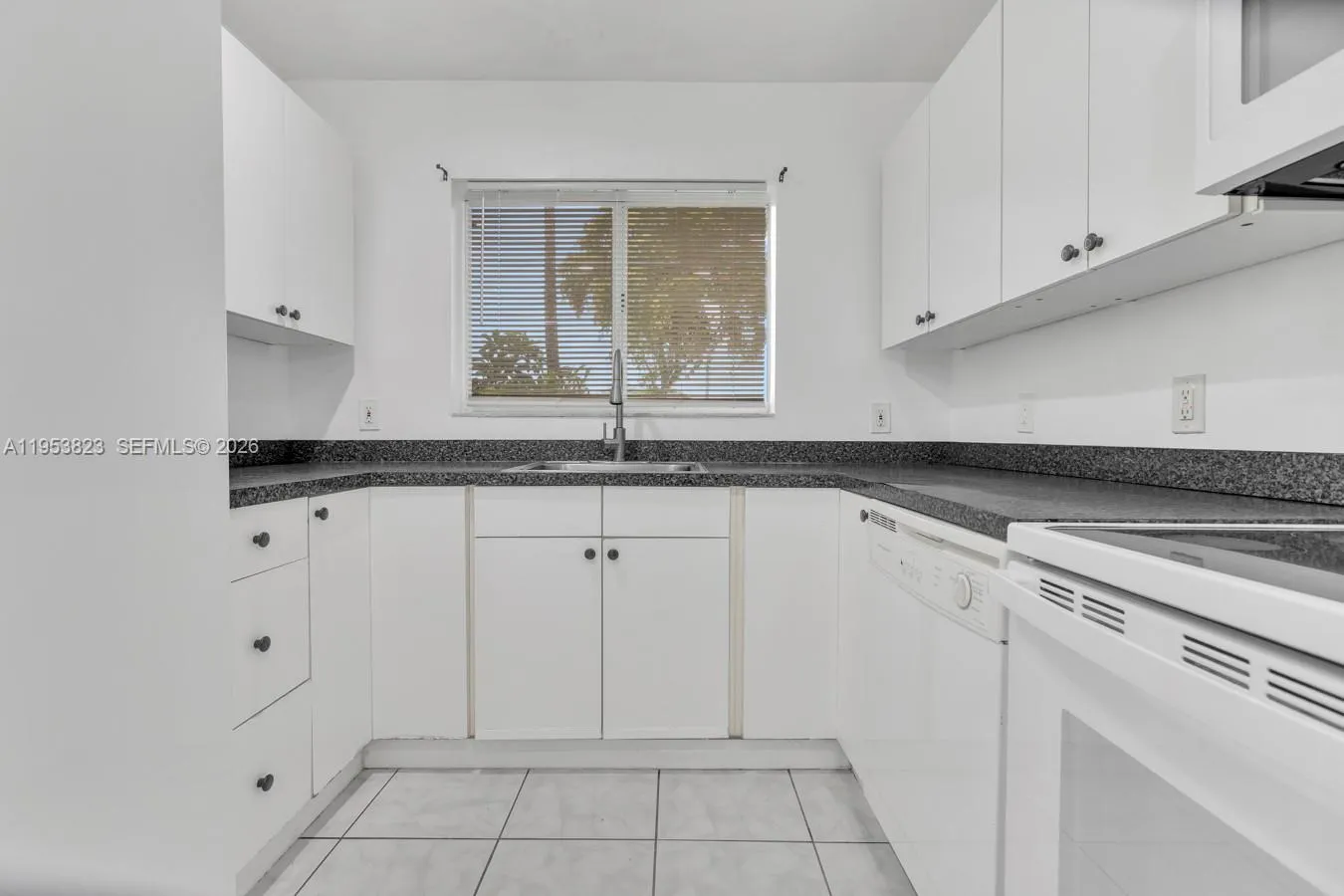 843 Nw 7th St 843-845, Hallandale Beach, Florida 3, Hallandale Beach, Florida 33009, 4 Bedrooms Bedrooms, ,2 BathroomsBathrooms,Residential Lease,For Rent,843 Nw 7th St 843-845, Hallandale Beach, Florida 3,A11953823