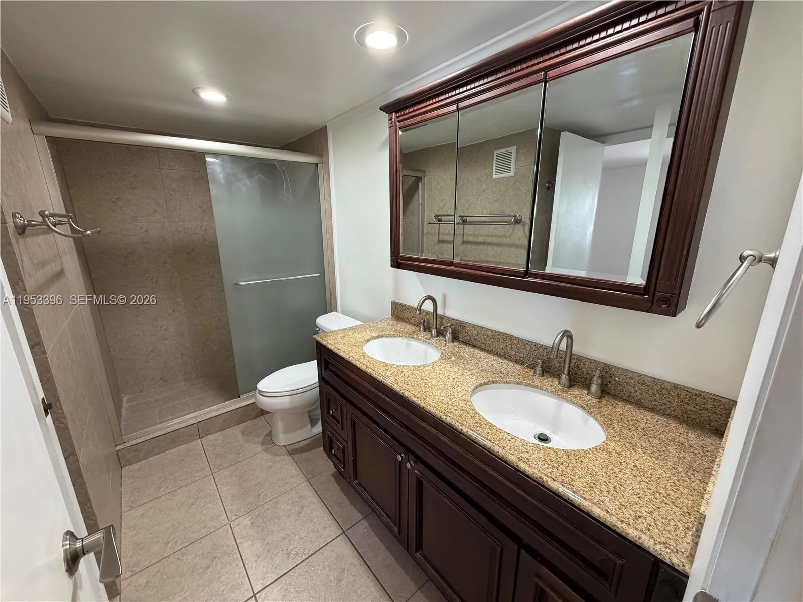 240 Lakeview Dr 308, Weston, Florida 33326, Weston, Florida 33326, 2 Bedrooms Bedrooms, ,2 BathroomsBathrooms,Residential,For Sale,240 Lakeview Dr 308, Weston, Florida 33326,A11953396
