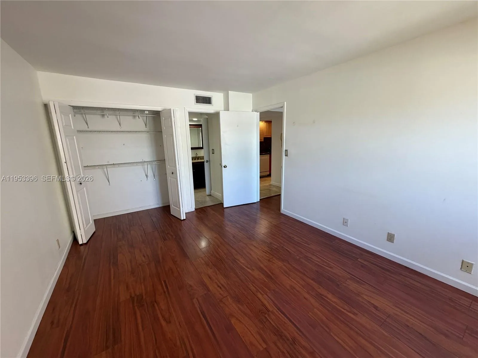 240 Lakeview Dr 308, Weston, Florida 33326, Weston, Florida 33326, 2 Bedrooms Bedrooms, ,2 BathroomsBathrooms,Residential,For Sale,240 Lakeview Dr 308, Weston, Florida 33326,A11953396