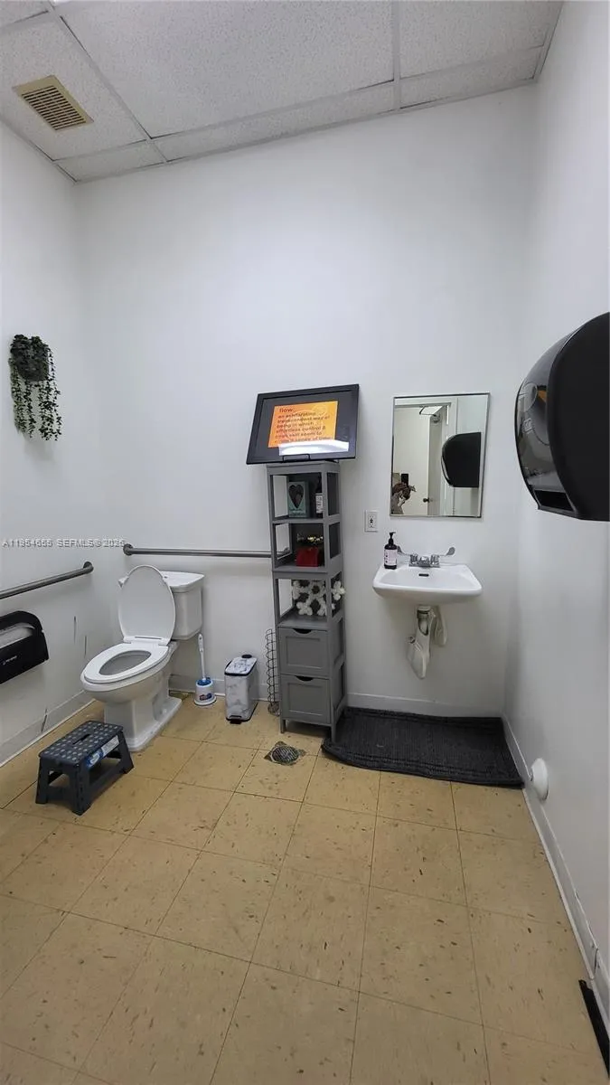24 Sw 12th Ave, Dania Beach, Florida 33004, Dania Beach, Florida 33004, ,Commercial Lease,For Rent,24 Sw 12th Ave, Dania Beach, Florida 33004,A11954655