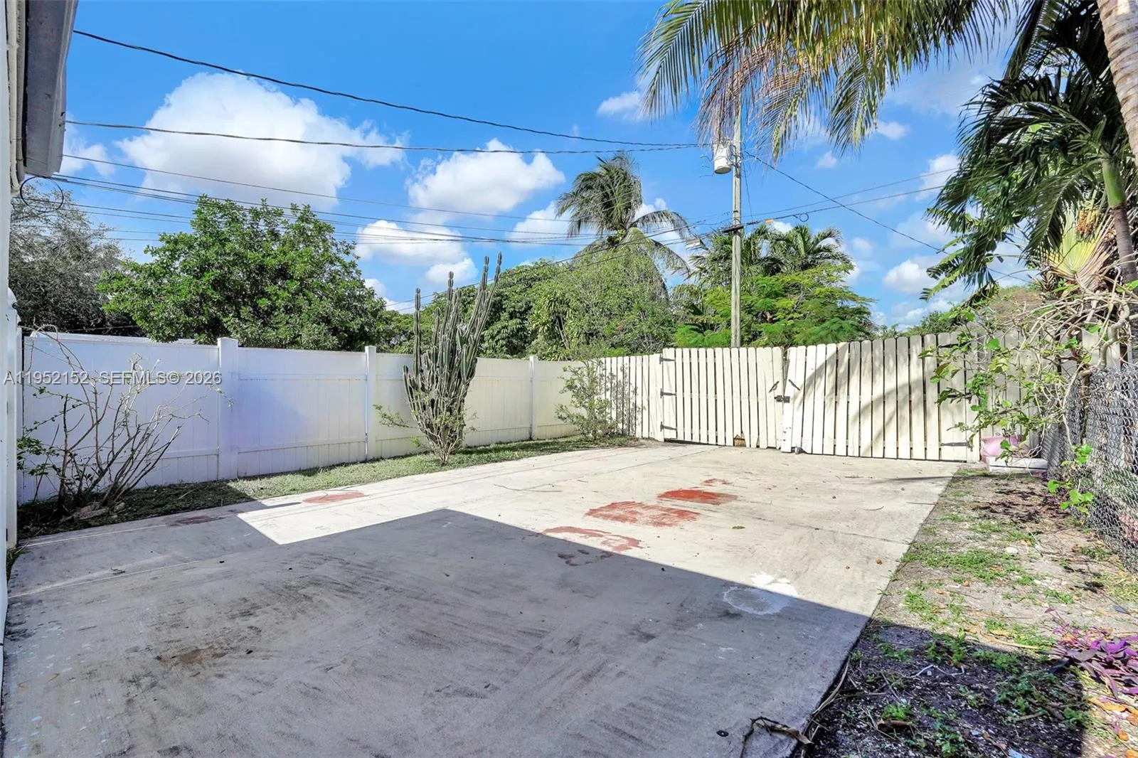 2419 Coolidge St 1, Hollywood, Florida 33020, Hollywood, Florida 33020, 3 Bedrooms Bedrooms, ,1 BathroomBathrooms,Residential Lease,For Rent,2419 Coolidge St 1, Hollywood, Florida 33020,A11952152