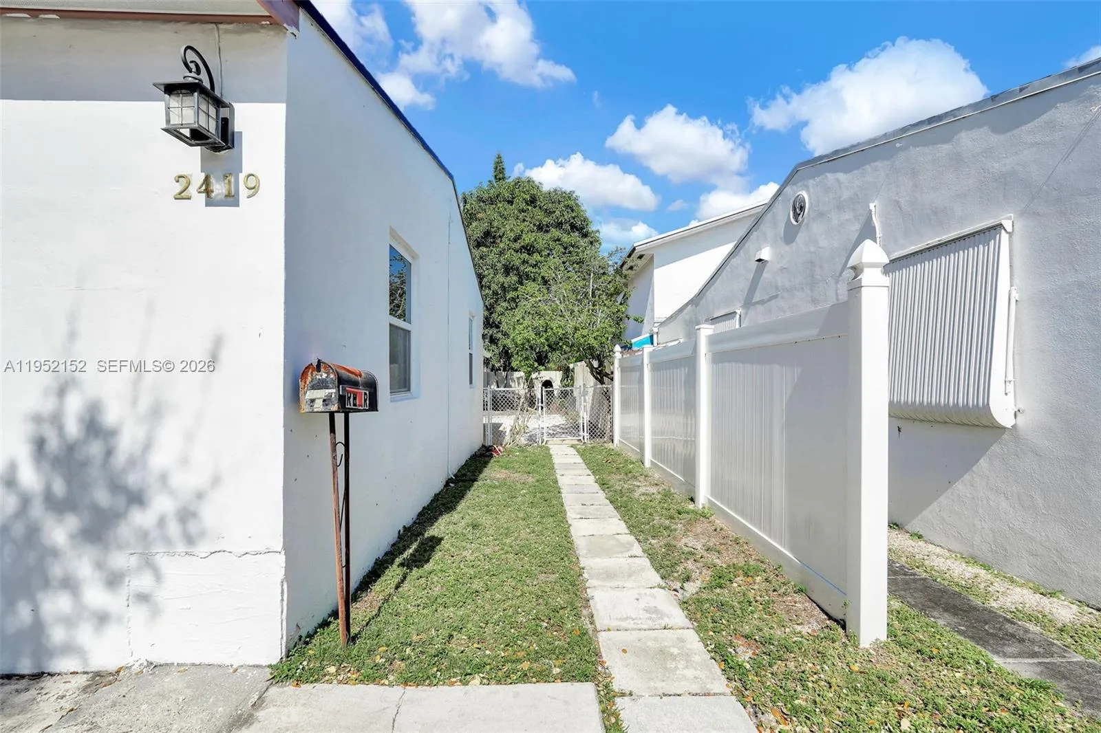 2419 Coolidge St 1, Hollywood, Florida 33020, Hollywood, Florida 33020, 3 Bedrooms Bedrooms, ,1 BathroomBathrooms,Residential Lease,For Rent,2419 Coolidge St 1, Hollywood, Florida 33020,A11952152