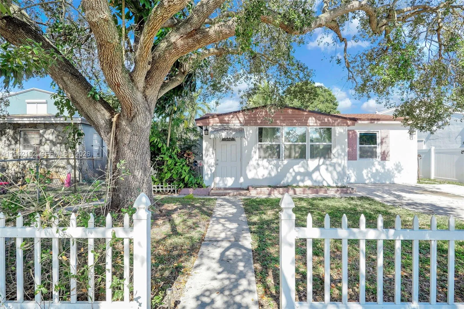 2419 Coolidge St 1, Hollywood, Florida 33020, Hollywood, Florida 33020, 3 Bedrooms Bedrooms, ,1 BathroomBathrooms,Residential Lease,For Rent,2419 Coolidge St 1, Hollywood, Florida 33020,A11952152