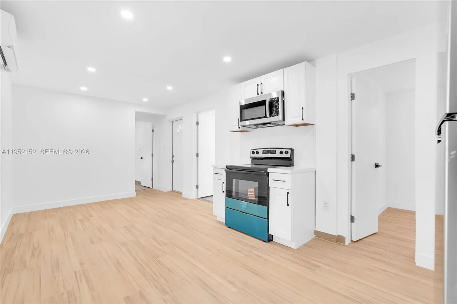 2419 Coolidge St 1, Hollywood, Florida 33020, Hollywood, Florida 33020, 3 Bedrooms Bedrooms, ,1 BathroomBathrooms,Residential Lease,For Rent,2419 Coolidge St 1, Hollywood, Florida 33020,A11952152