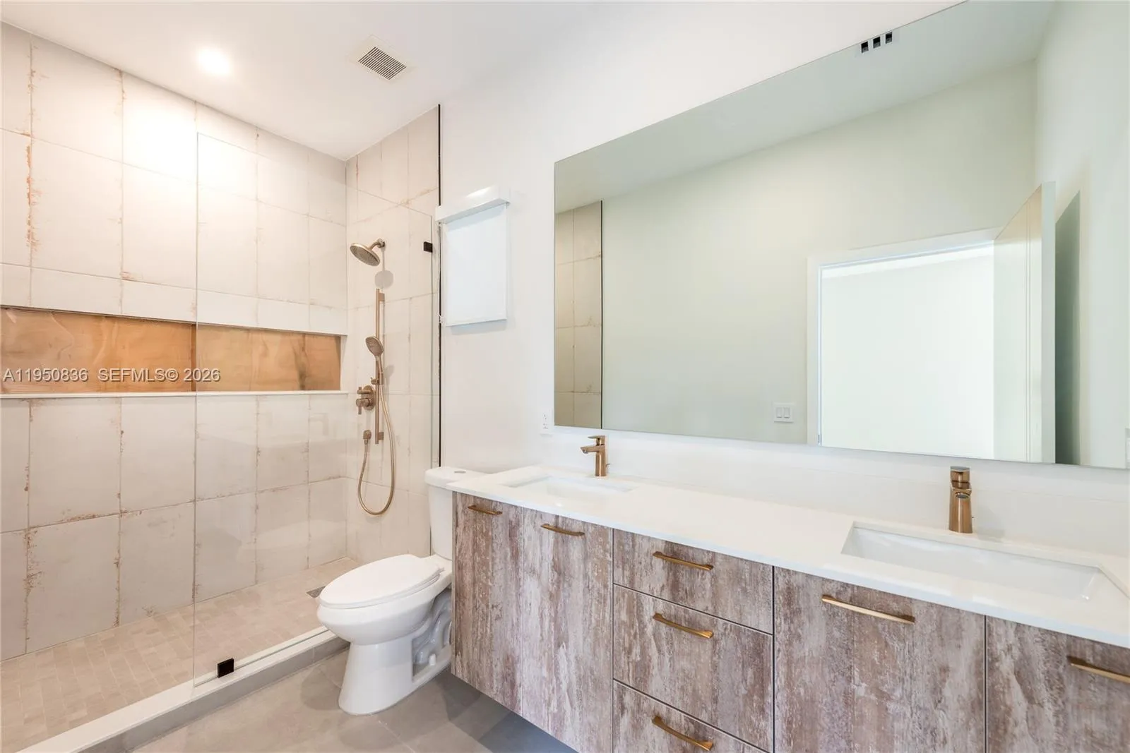101 Sw 25th Rd, Miami, Florida 33129, Miami, Florida 33129, 4 Bedrooms Bedrooms, ,3 BathroomsBathrooms,Residential,For Sale,101 Sw 25th Rd, Miami, Florida 33129,A11950836