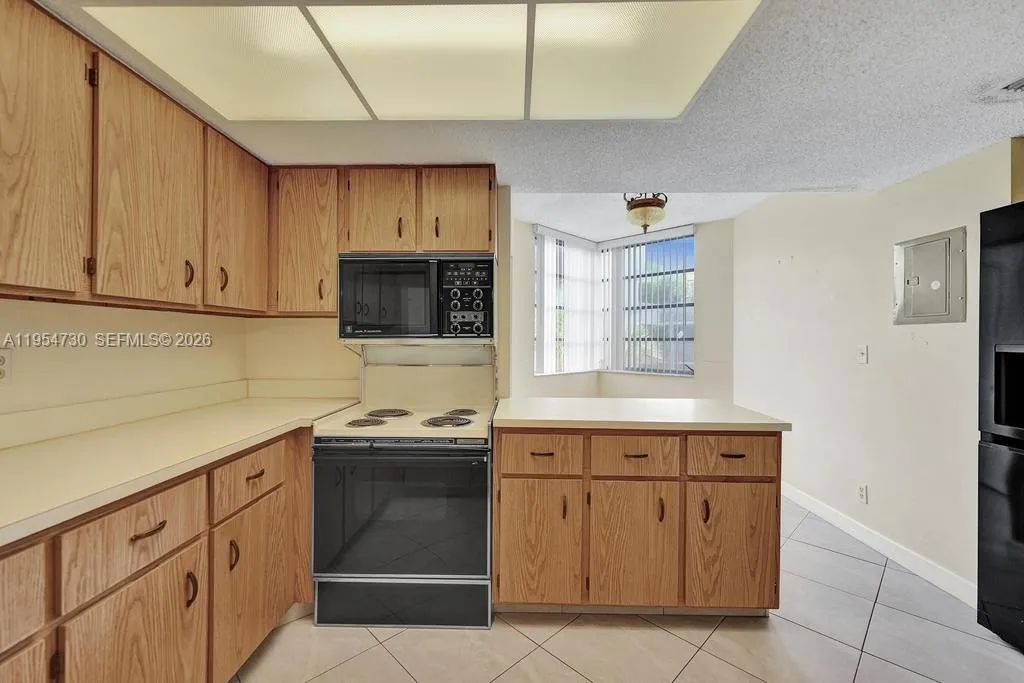 9520 Seagrape Dr 306, Davie, Florida 33324, Davie, Florida 33324, 3 Bedrooms Bedrooms, ,2 BathroomsBathrooms,Residential,For Sale,9520 Seagrape Dr 306, Davie, Florida 33324,A11954730