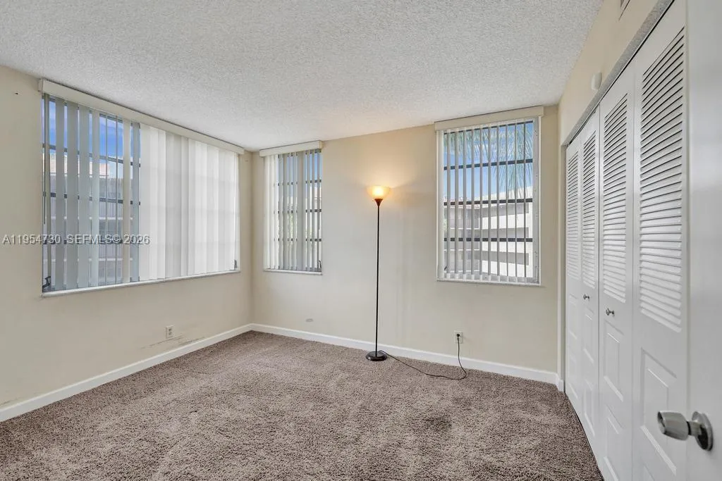 9520 Seagrape Dr 306, Davie, Florida 33324, Davie, Florida 33324, 3 Bedrooms Bedrooms, ,2 BathroomsBathrooms,Residential,For Sale,9520 Seagrape Dr 306, Davie, Florida 33324,A11954730