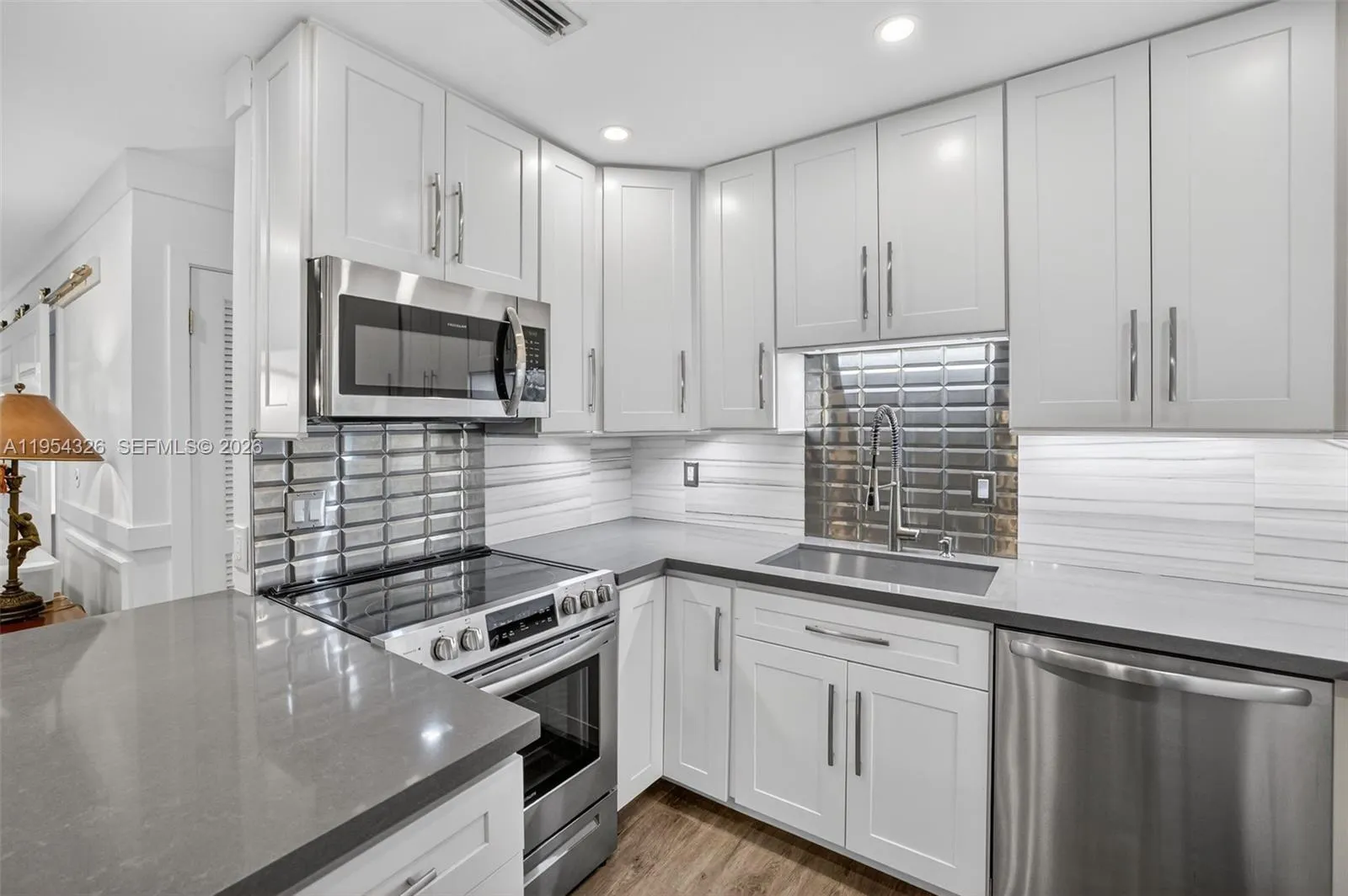 6471 Bay Club Dr 3, Fort Lauderdale, Florida 33308, Fort Lauderdale, Florida 33308, 2 Bedrooms Bedrooms, ,2 BathroomsBathrooms,Residential,For Sale,6471 Bay Club Dr 3, Fort Lauderdale, Florida 33308,A11954326