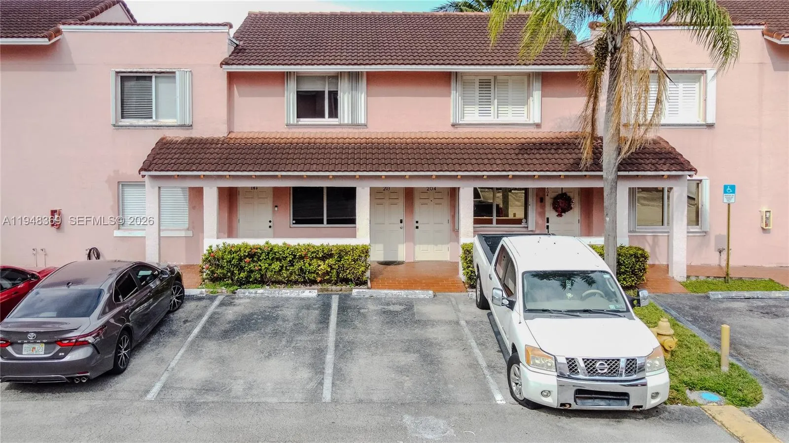 8013 Lake Dr 203, Doral, Florida 33166, Doral, Florida 33166, 2 Bedrooms Bedrooms, ,2 BathroomsBathrooms,Residential Lease,For Rent,8013 Lake Dr 203, Doral, Florida 33166,A11948369