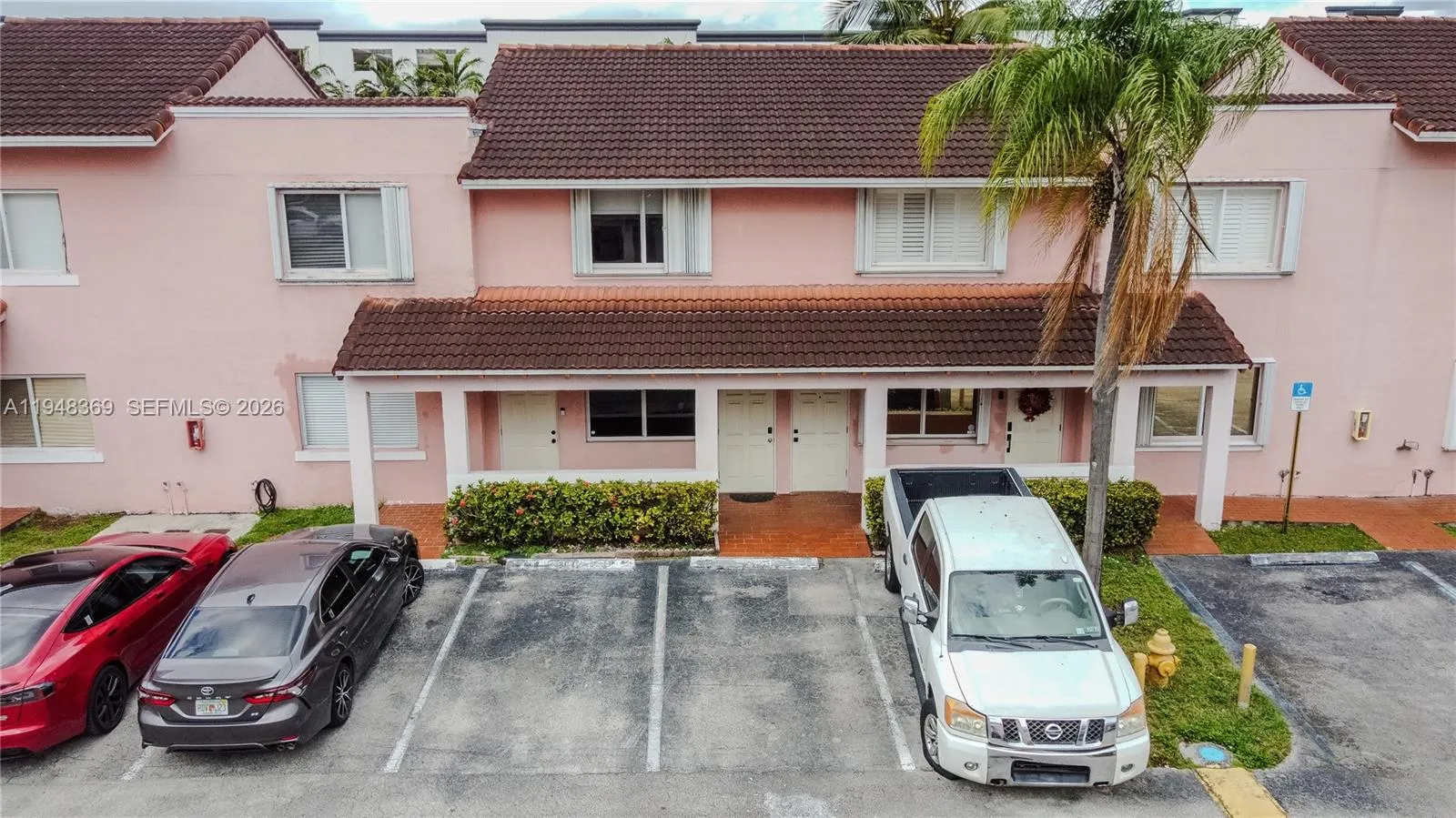 8013 Lake Dr 203, Doral, Florida 33166, Doral, Florida 33166, 2 Bedrooms Bedrooms, ,2 BathroomsBathrooms,Residential Lease,For Rent,8013 Lake Dr 203, Doral, Florida 33166,A11948369