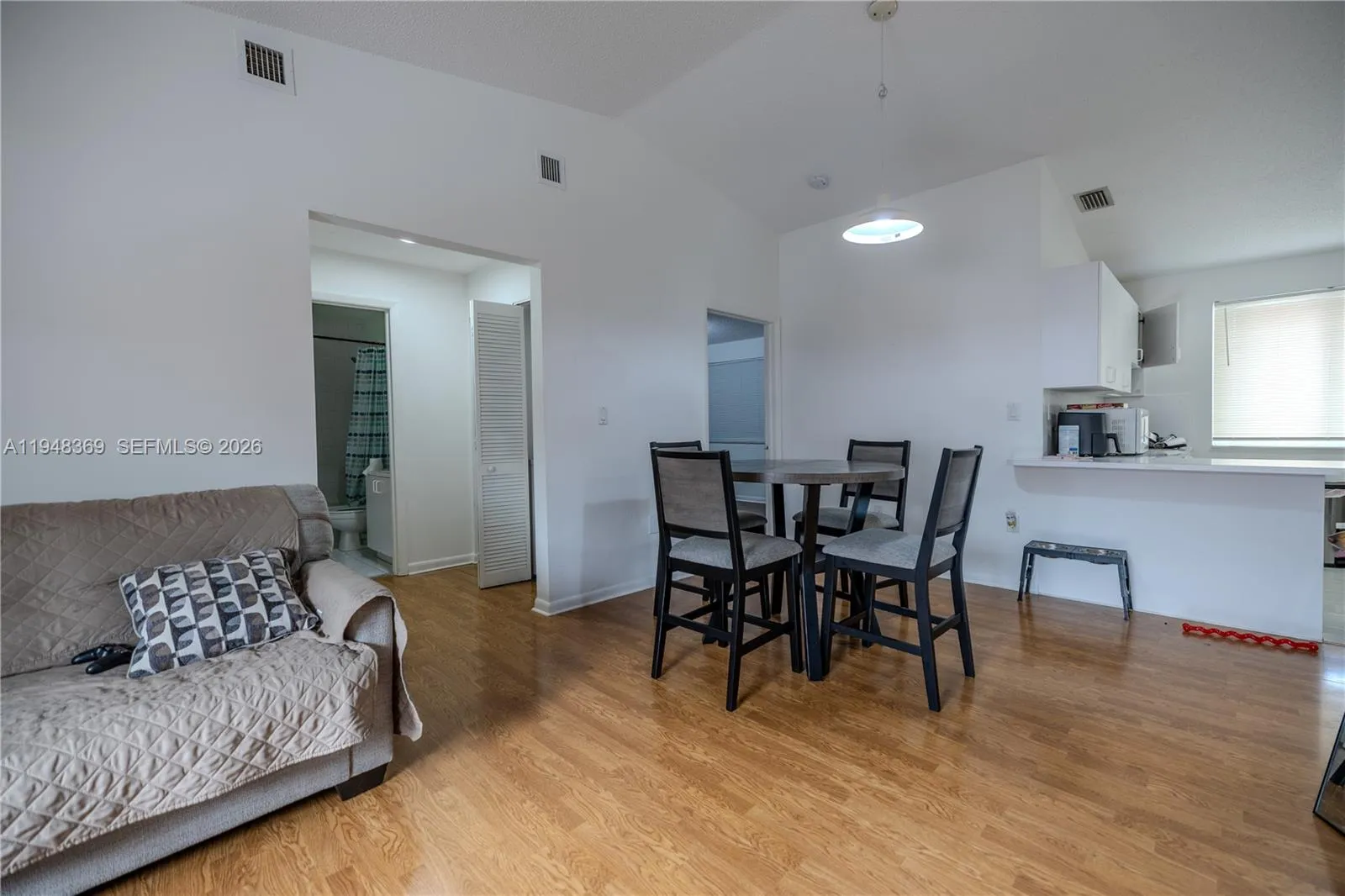 8013 Lake Dr 203, Doral, Florida 33166, Doral, Florida 33166, 2 Bedrooms Bedrooms, ,2 BathroomsBathrooms,Residential Lease,For Rent,8013 Lake Dr 203, Doral, Florida 33166,A11948369