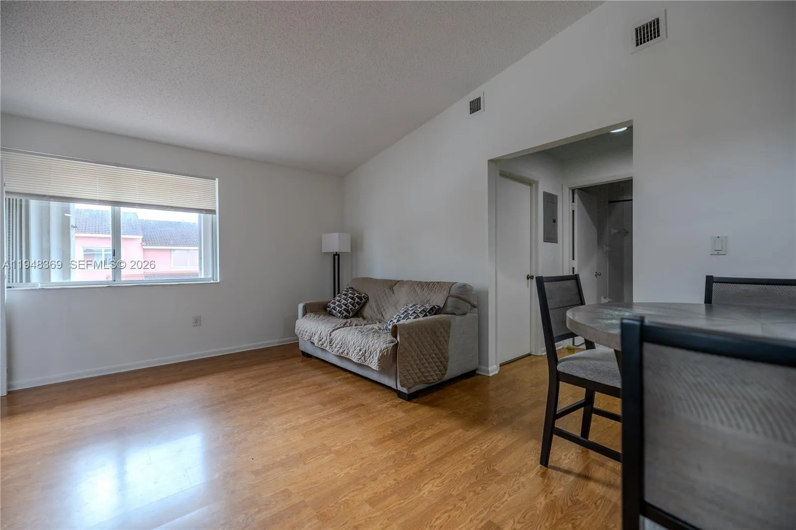 8013 Lake Dr 203, Doral, Florida 33166, Doral, Florida 33166, 2 Bedrooms Bedrooms, ,2 BathroomsBathrooms,Residential Lease,For Rent,8013 Lake Dr 203, Doral, Florida 33166,A11948369