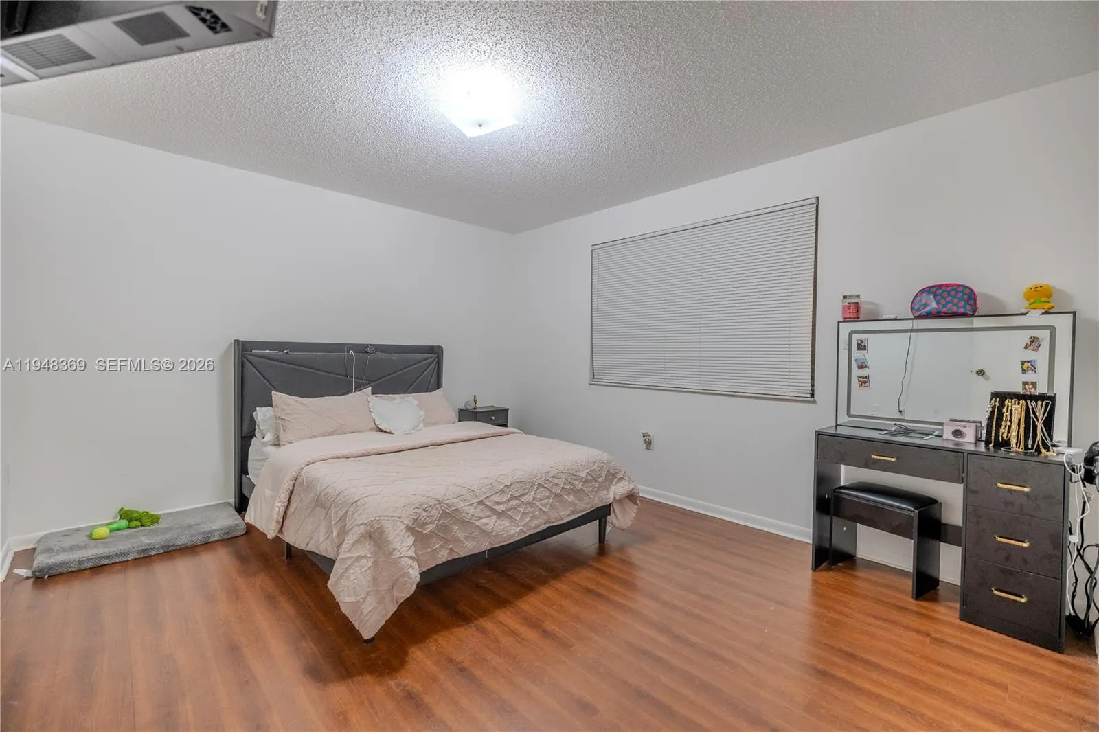 8013 Lake Dr 203, Doral, Florida 33166, Doral, Florida 33166, 2 Bedrooms Bedrooms, ,2 BathroomsBathrooms,Residential Lease,For Rent,8013 Lake Dr 203, Doral, Florida 33166,A11948369