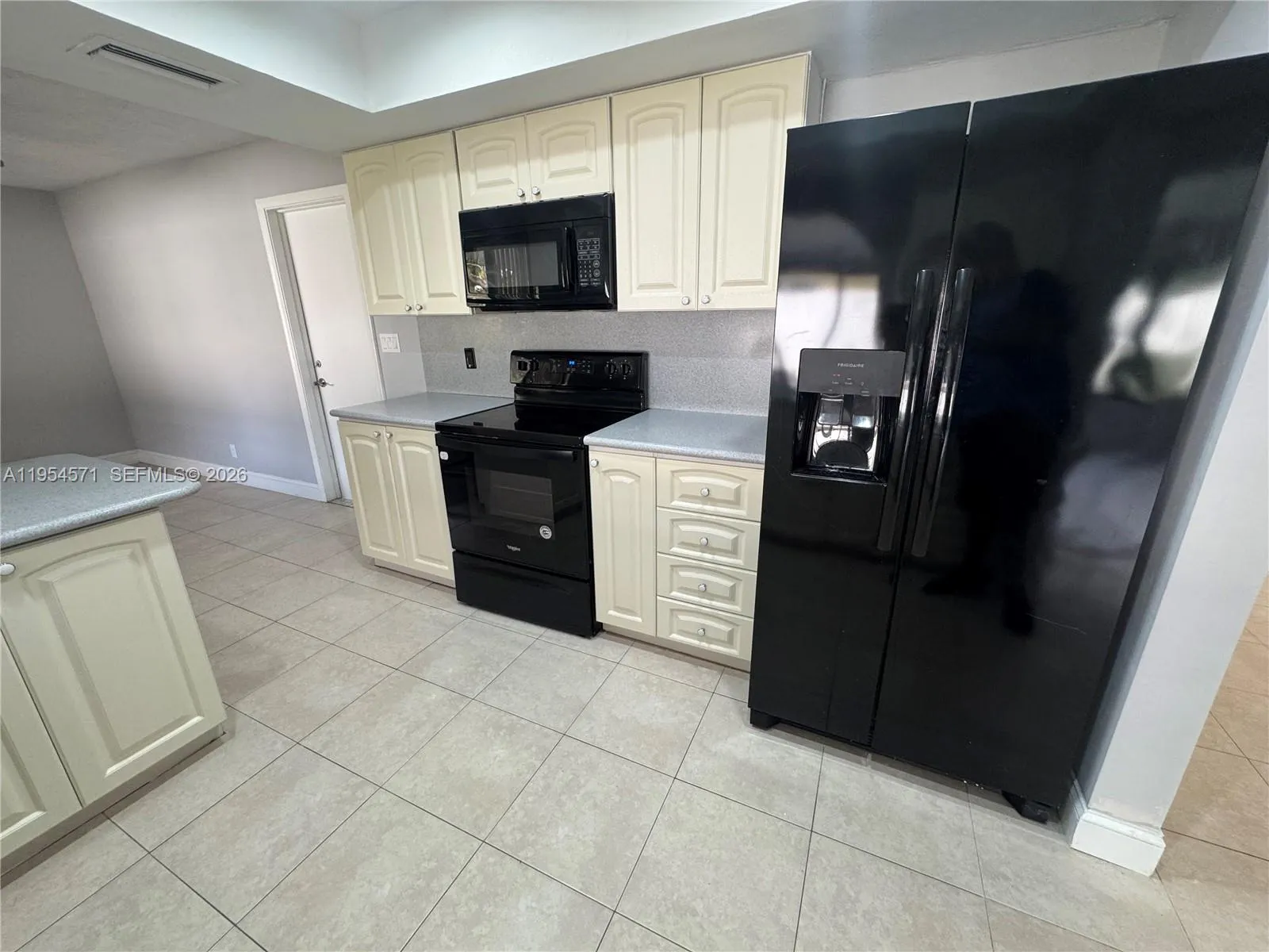 1109 Se 10th St, Deerfield Beach, Florida 33441, Deerfield Beach, Florida 33441, 2 Bedrooms Bedrooms, ,2 BathroomsBathrooms,Residential,For Sale,1109 Se 10th St, Deerfield Beach, Florida 33441,A11954571