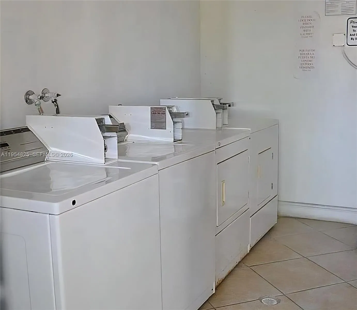 4061 N Dixie Hwy 30, Oakland Park, Florida 33334, Oakland Park, Florida 33334, 2 Bedrooms Bedrooms, ,1 BathroomBathrooms,Residential,For Sale,4061 N Dixie Hwy 30, Oakland Park, Florida 33334,A11954825