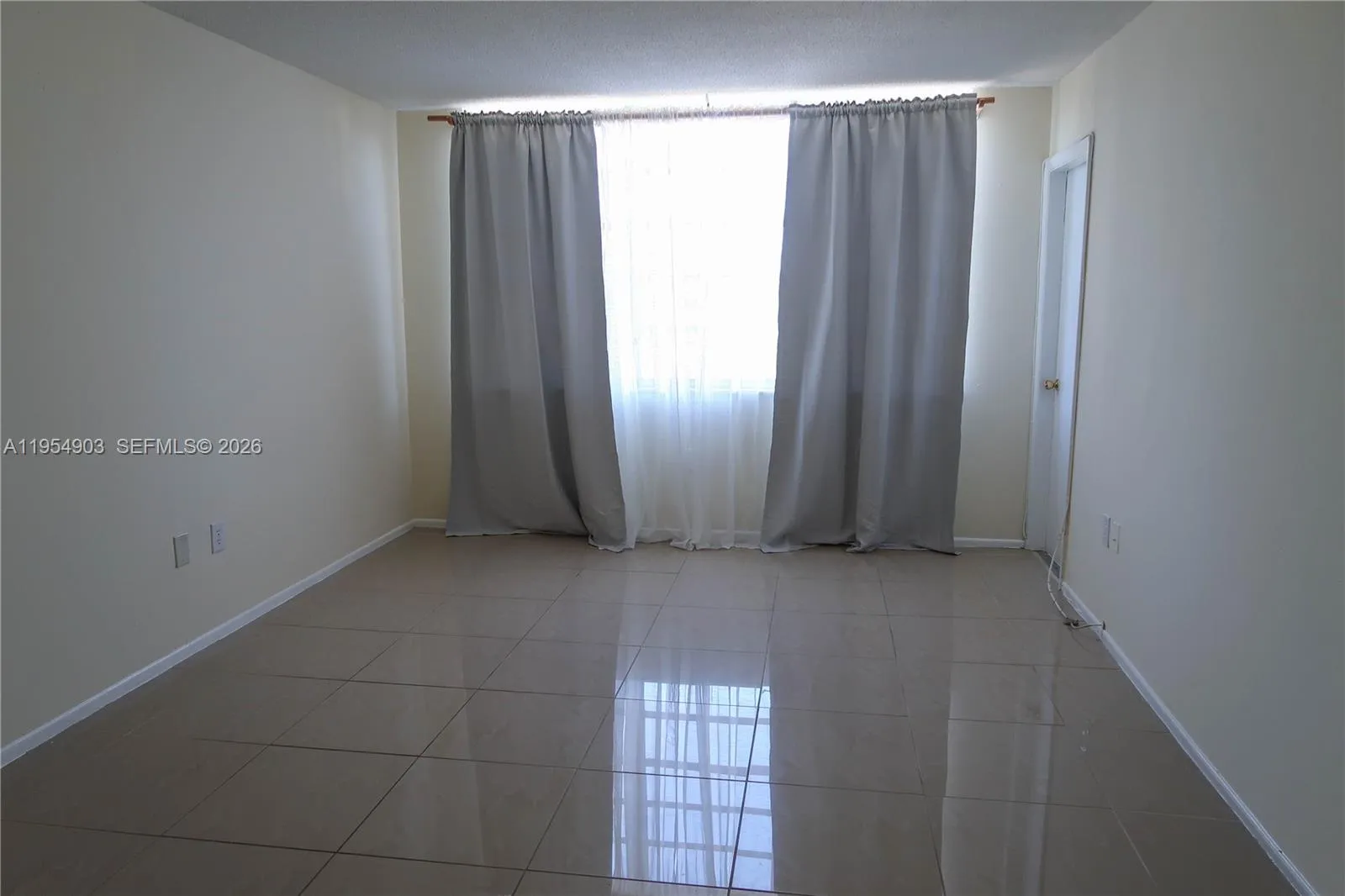 1690 Ne 191st St 416-1, Miami, Florida 33179, Miami, Florida 33179, 1 Bedroom Bedrooms, ,1 BathroomBathrooms,Residential Lease,For Rent,1690 Ne 191st St 416-1, Miami, Florida 33179,A11954903