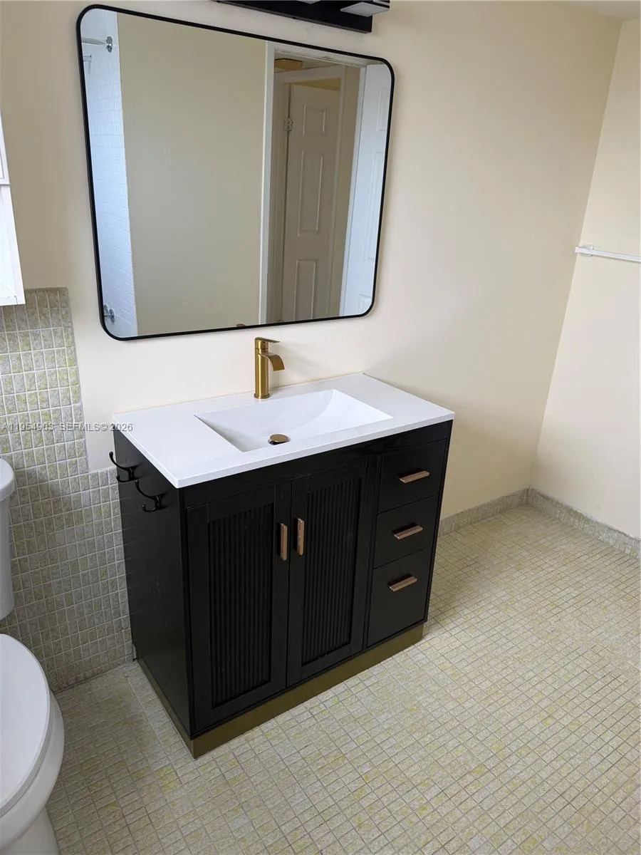 1690 Ne 191st St 416-1, Miami, Florida 33179, Miami, Florida 33179, 1 Bedroom Bedrooms, ,1 BathroomBathrooms,Residential Lease,For Rent,1690 Ne 191st St 416-1, Miami, Florida 33179,A11954903
