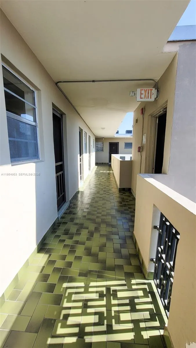 1690 Ne 191st St 416-1, Miami, Florida 33179, Miami, Florida 33179, 1 Bedroom Bedrooms, ,1 BathroomBathrooms,Residential Lease,For Rent,1690 Ne 191st St 416-1, Miami, Florida 33179,A11954903