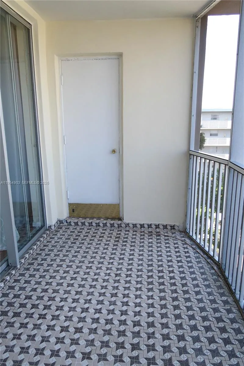 1690 Ne 191st St 416-1, Miami, Florida 33179, Miami, Florida 33179, 1 Bedroom Bedrooms, ,1 BathroomBathrooms,Residential Lease,For Rent,1690 Ne 191st St 416-1, Miami, Florida 33179,A11954903