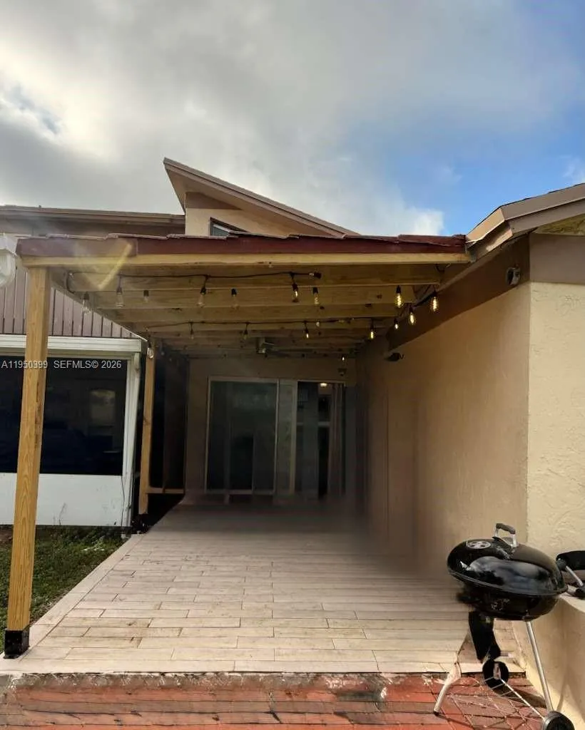10625 Nw 30th Pl 1, Sunrise, Florida 33322, Sunrise, Florida 33322, 3 Bedrooms Bedrooms, ,2 BathroomsBathrooms,Residential,For Sale,10625 Nw 30th Pl 1, Sunrise, Florida 33322,A11950399