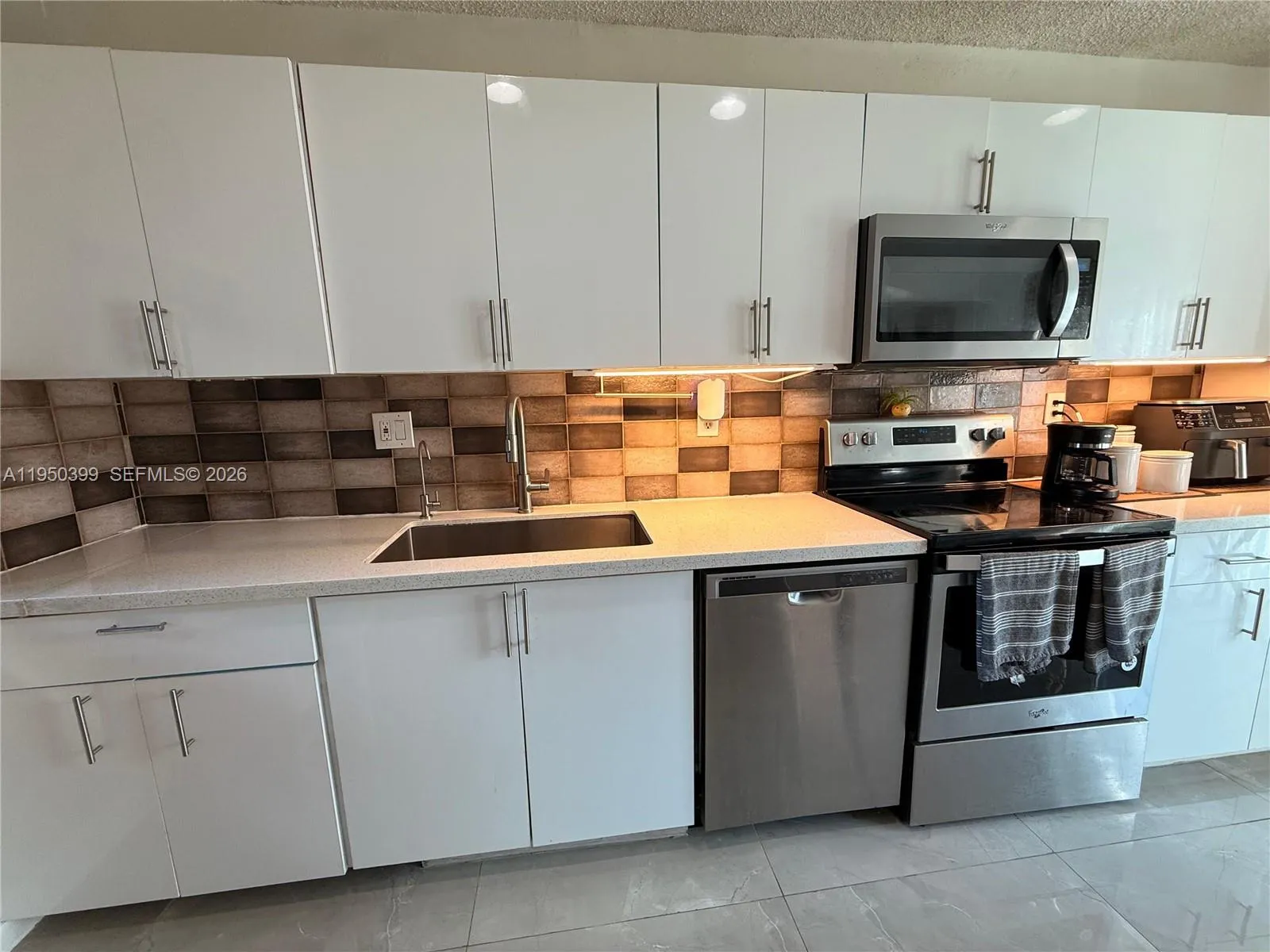 10625 Nw 30th Pl 1, Sunrise, Florida 33322, Sunrise, Florida 33322, 3 Bedrooms Bedrooms, ,2 BathroomsBathrooms,Residential,For Sale,10625 Nw 30th Pl 1, Sunrise, Florida 33322,A11950399