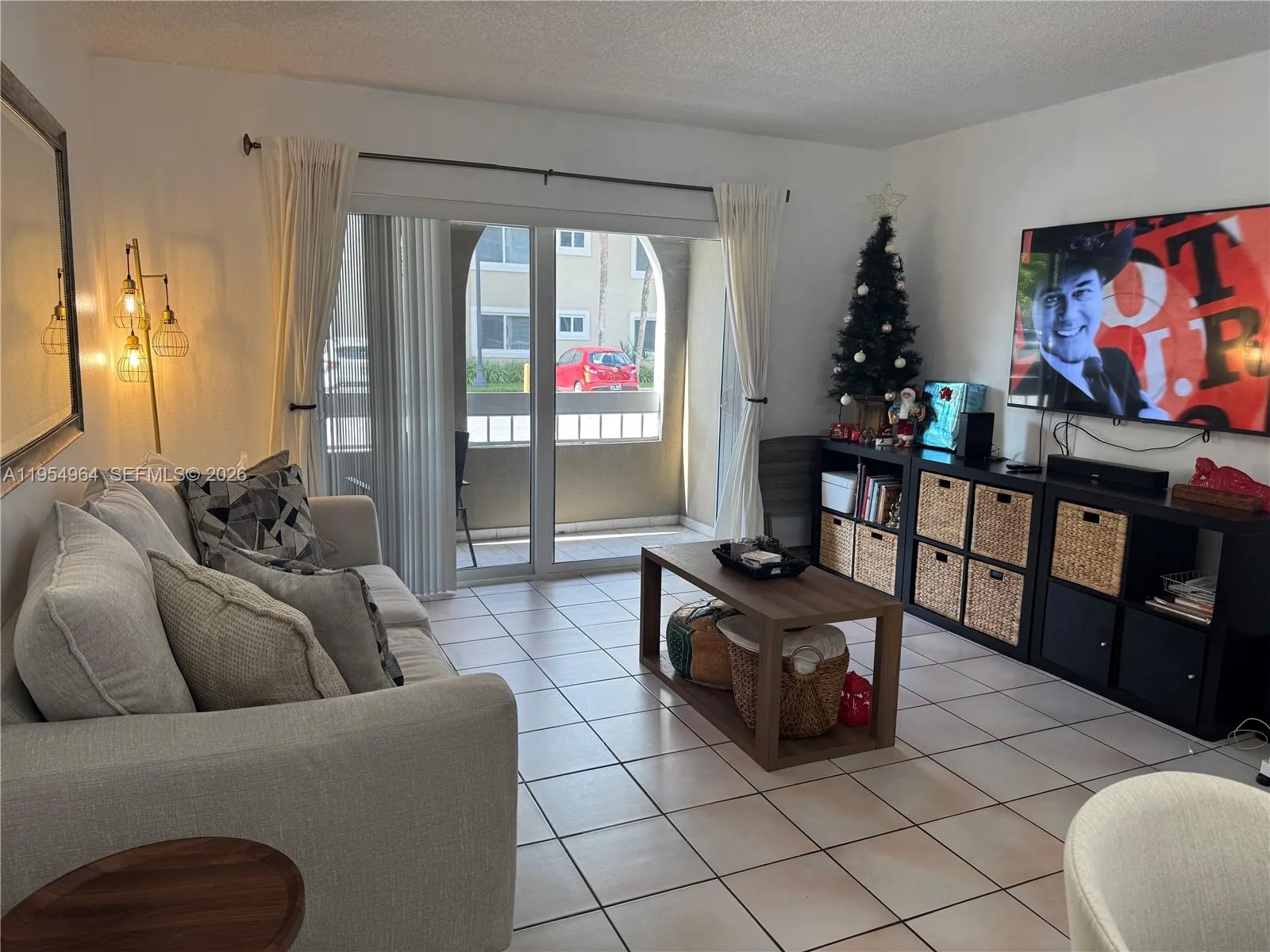 Miami, Florida 33143, 1 Bedroom Bedrooms, ,1 BathroomBathrooms,Residential,For Sale,A11954964