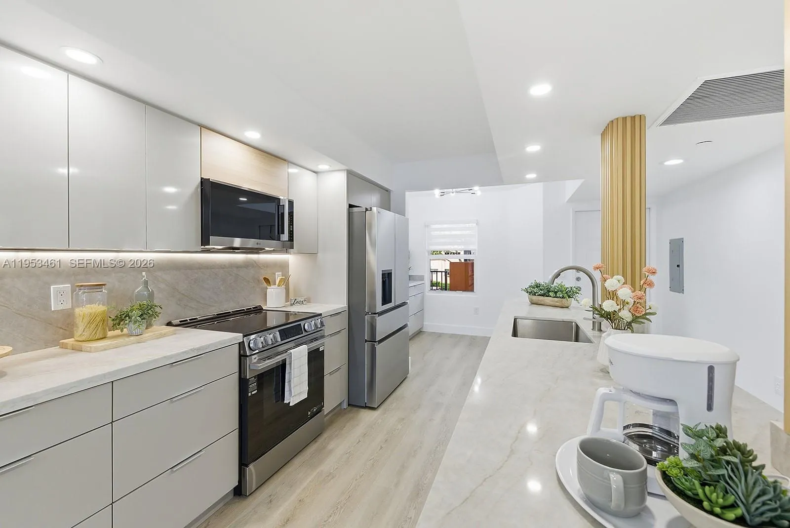 571 Sw 141st Ave 204n, Pembroke Pines, Florida 330, Pembroke Pines, Florida 33027, 2 Bedrooms Bedrooms, ,2 BathroomsBathrooms,Residential,For Sale,571 Sw 141st Ave 204n, Pembroke Pines, Florida 330,A11953461