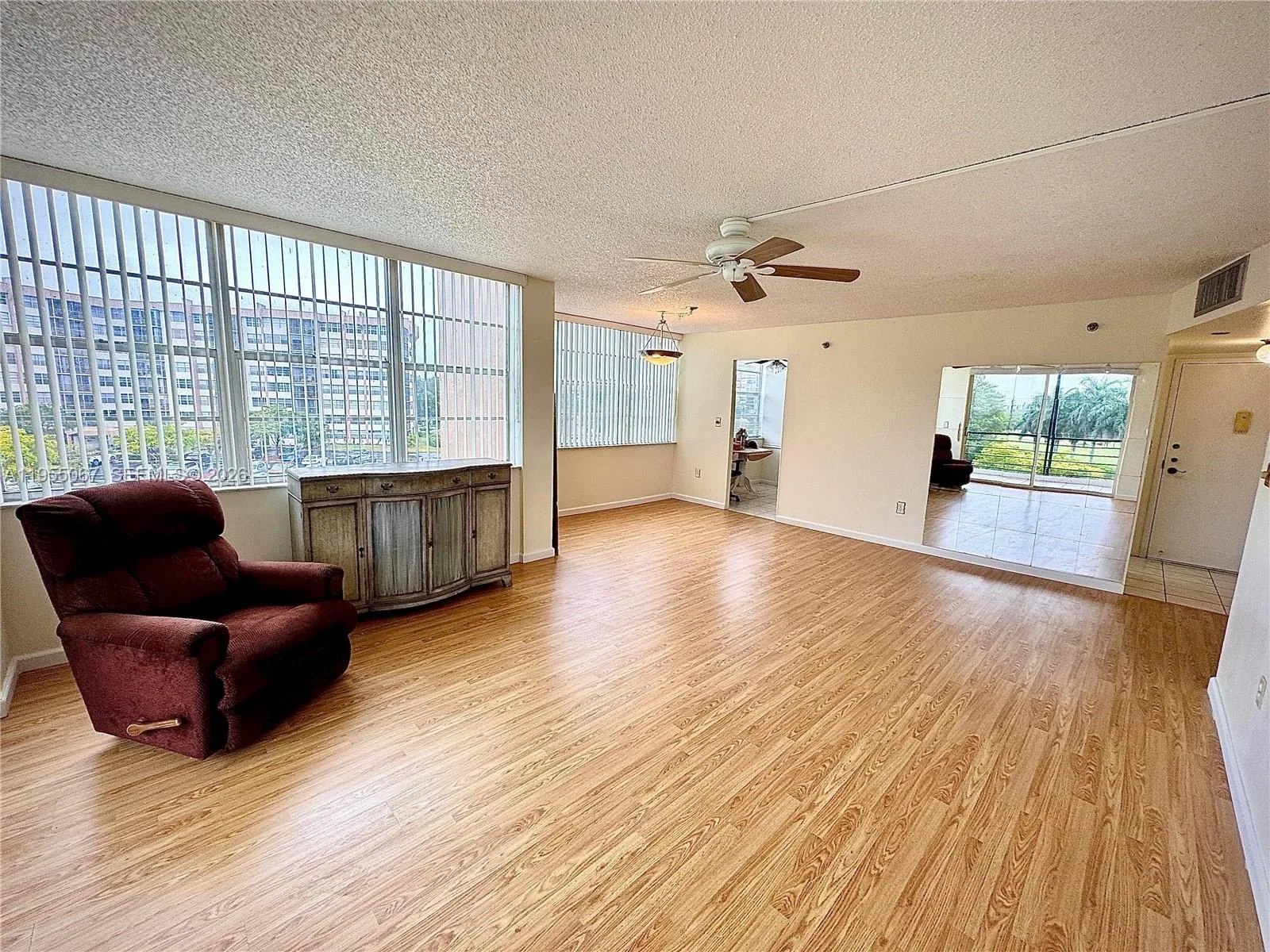 1100 Saint Charles Pl 411, Pembroke Pines, Florida, Pembroke Pines, Florida 33026, 2 Bedrooms Bedrooms, ,2 BathroomsBathrooms,Residential,For Sale,1100 Saint Charles Pl 411, Pembroke Pines, Florida,A11955067