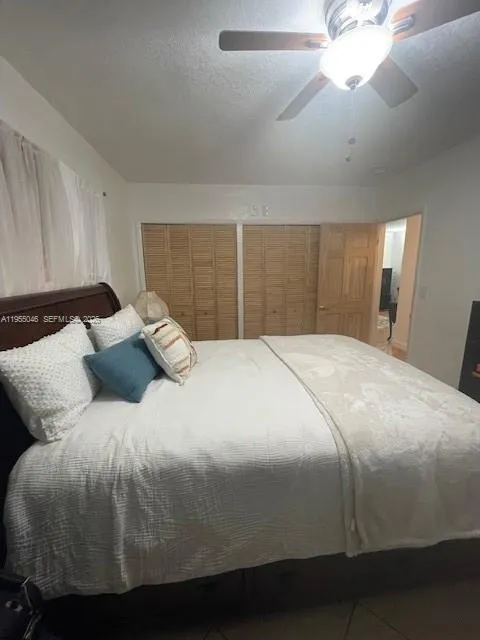 16\' 5\" x 12\' 6\"\n\n\n