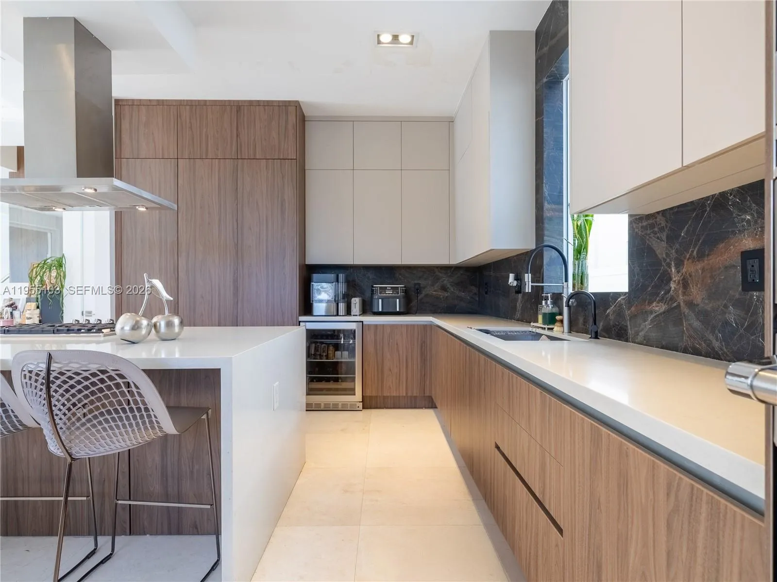 7451 Nw 103rd Ct, Doral, Florida 33178, Doral, Florida 33178, 6 Bedrooms Bedrooms, ,7 BathroomsBathrooms,Residential,For Sale,7451 Nw 103rd Ct, Doral, Florida 33178,A11955103