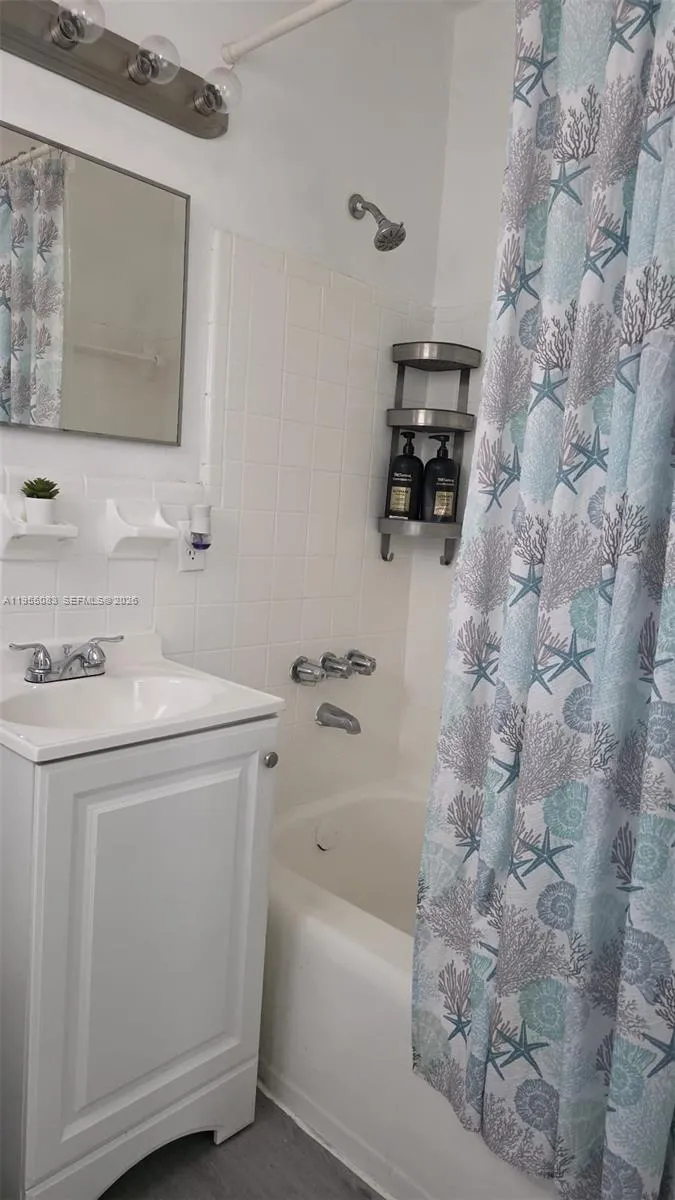 2729 Nw 47th St, Miami, Florida 33142, Miami, Florida 33142, ,Residential Income,For Sale,2729 Nw 47th St, Miami, Florida 33142,A11955083