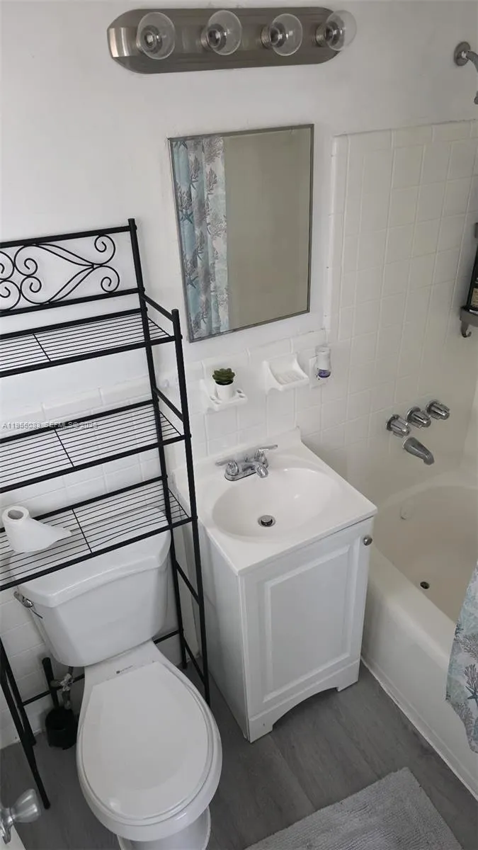 2729 Nw 47th St, Miami, Florida 33142, Miami, Florida 33142, ,Residential Income,For Sale,2729 Nw 47th St, Miami, Florida 33142,A11955083