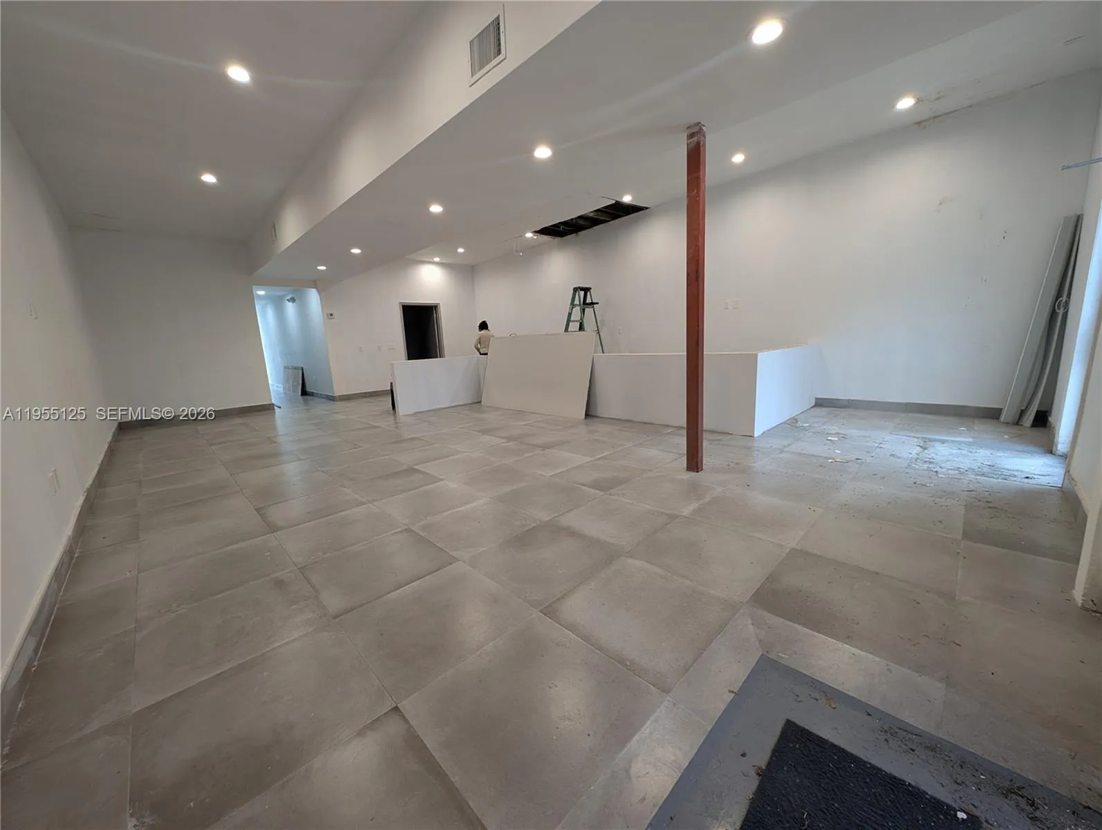 18139 Ne 19th Ave, North Miami Beach, Florida 3316, North Miami Beach, Florida 33162, ,Commercial Lease,For Rent,18139 Ne 19th Ave, North Miami Beach, Florida 3316,A11955125