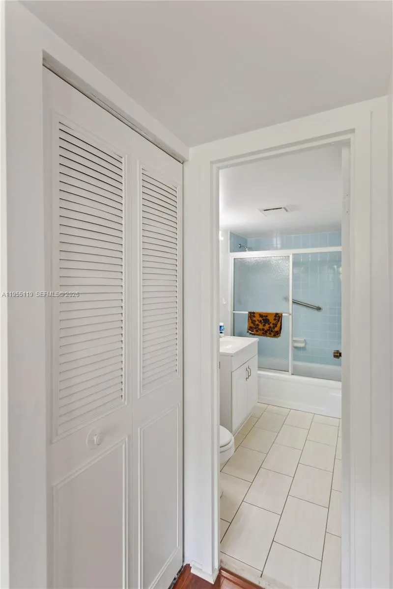 2998 Nw 48th Ter 424, Lauderdale Lakes, Florida 33, Lauderdale Lakes, Florida 33313, 1 Bedroom Bedrooms, ,1 BathroomBathrooms,Residential,For Sale,2998 Nw 48th Ter 424, Lauderdale Lakes, Florida 33,A11955119