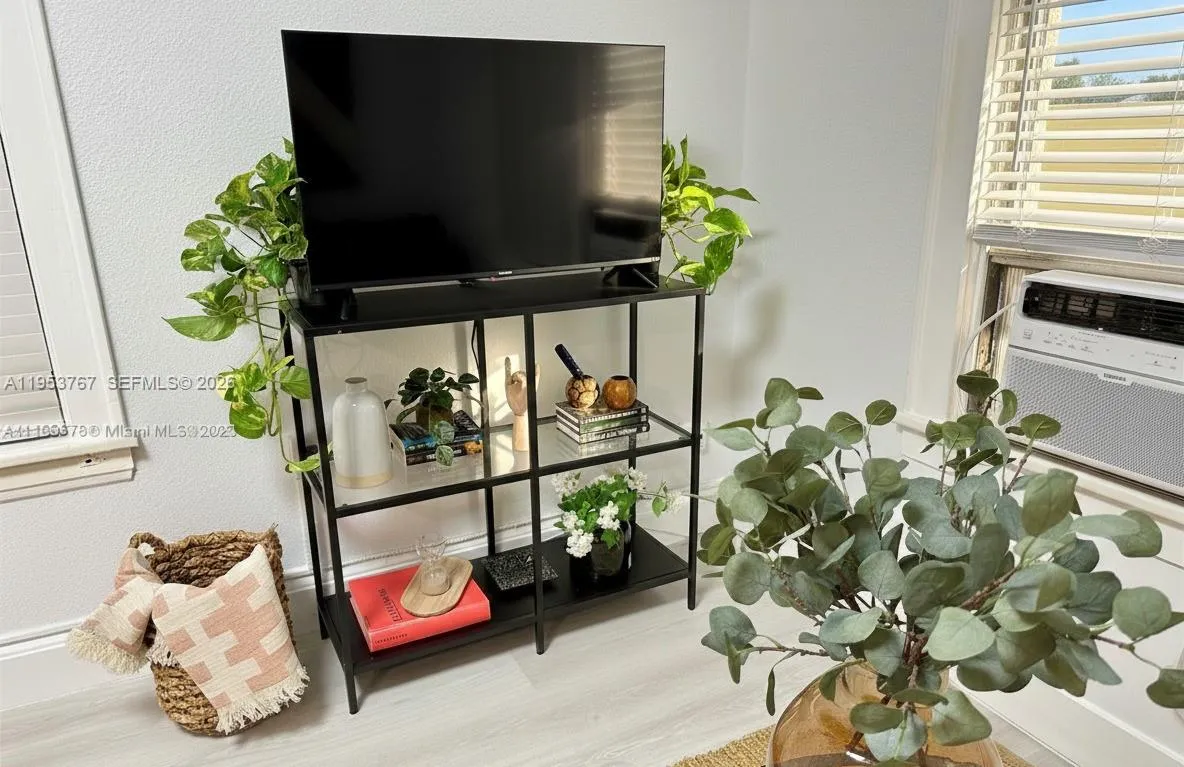 126 Mendoza Ave 2, Coral Gables, Florida 33134, Coral Gables, Florida 33134, 1 Bedroom Bedrooms, ,1 BathroomBathrooms,Residential,For Sale,126 Mendoza Ave 2, Coral Gables, Florida 33134,A11953767