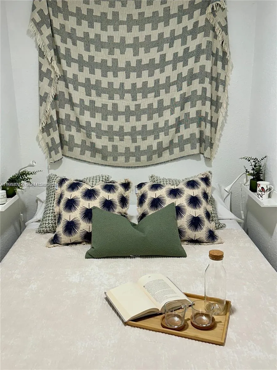 126 Mendoza Ave 2, Coral Gables, Florida 33134, Coral Gables, Florida 33134, 1 Bedroom Bedrooms, ,1 BathroomBathrooms,Residential,For Sale,126 Mendoza Ave 2, Coral Gables, Florida 33134,A11953767