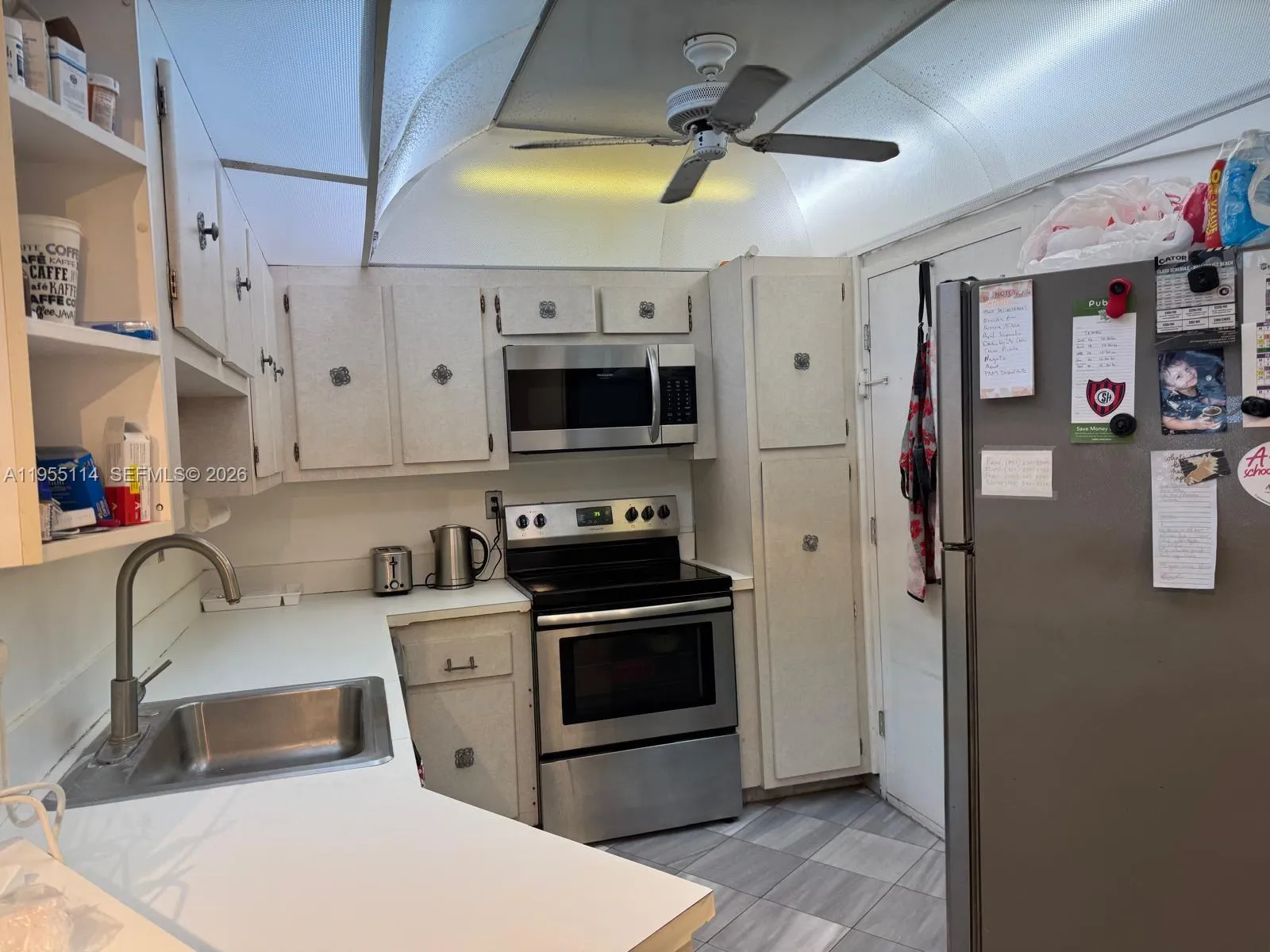 3725 S Ocean Dr 715, Hollywood, Florida 33019, Hollywood, Florida 33019, 2 Bedrooms Bedrooms, ,1 BathroomBathrooms,Residential,For Sale,3725 S Ocean Dr 715, Hollywood, Florida 33019,A11955114