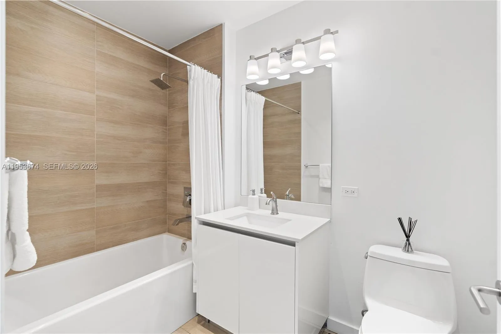 1600 Sw 1st Ave 807, Miami, Florida 33129, Miami, Florida 33129, 2 Bedrooms Bedrooms, ,2 BathroomsBathrooms,Residential Lease,For Rent,1600 Sw 1st Ave 807, Miami, Florida 33129,A11953674